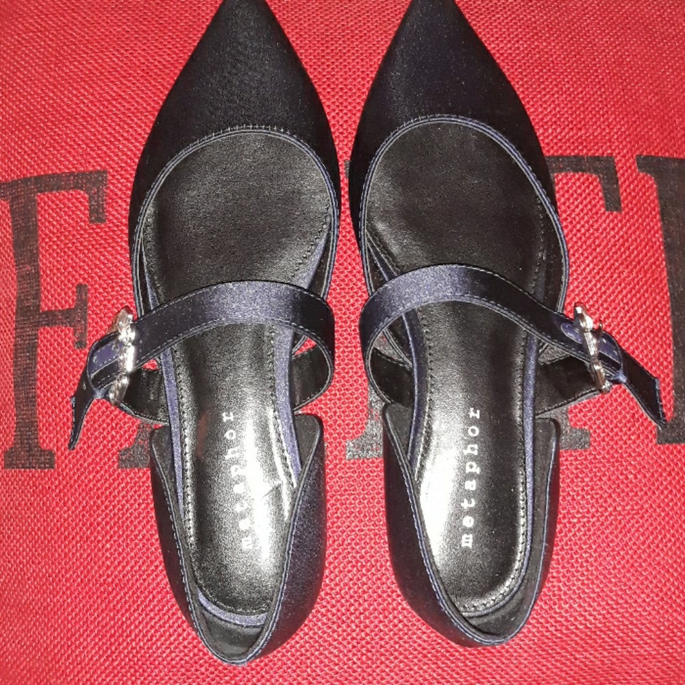 Metaphor flats